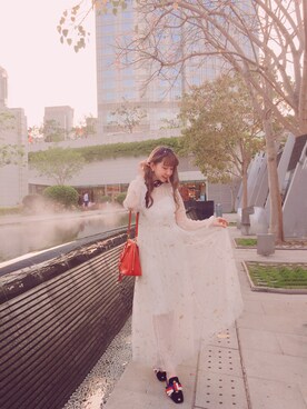 「PRADA（プラダ）のアイテム（ハンドバッグ、レッド系）」を使った、Reika玲華さん（レディース・163cm）の春コーディネート