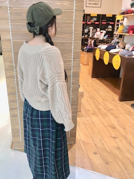 「キャップ女子」｜14+ コクーンシティ店 スタッフさん（レディース・160cm）の冬コーディネート