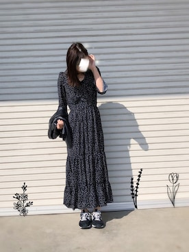 「ワンピース×スニーカー」｜「アイテム（ライダースジャケット）」を使った、☺︎さん（レディース・163cm）の秋コーディネート