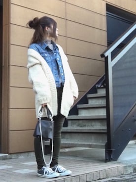 「デニムレギンス」｜「アイテム（デニムジャケット）」を使った、Atsukoさん（レディース・152cm）の冬コーディネート