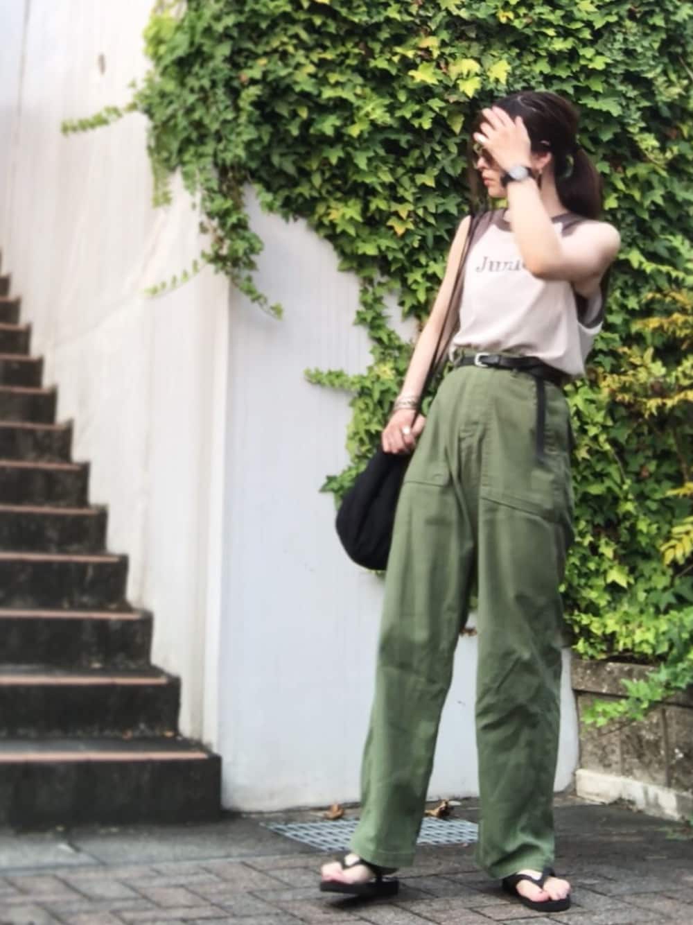 TODAYFUL（トゥデイフル）の「カットオフラグランタンクトップ