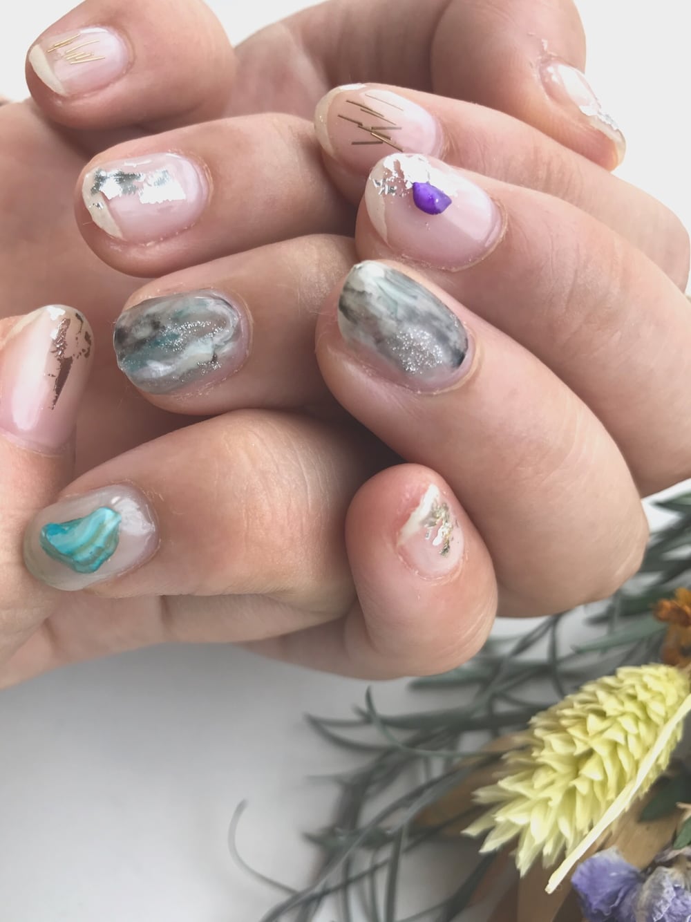 「夏、夏ネイル、ネイル、ネイルアート、シンプル、カジュアル、amp japan」｜「amp japanのStarlight Ring-Silver-（リング、シルバー系）」を使った、nm.さん（レディース・154cm）の夏コーディネートの1枚目の写真