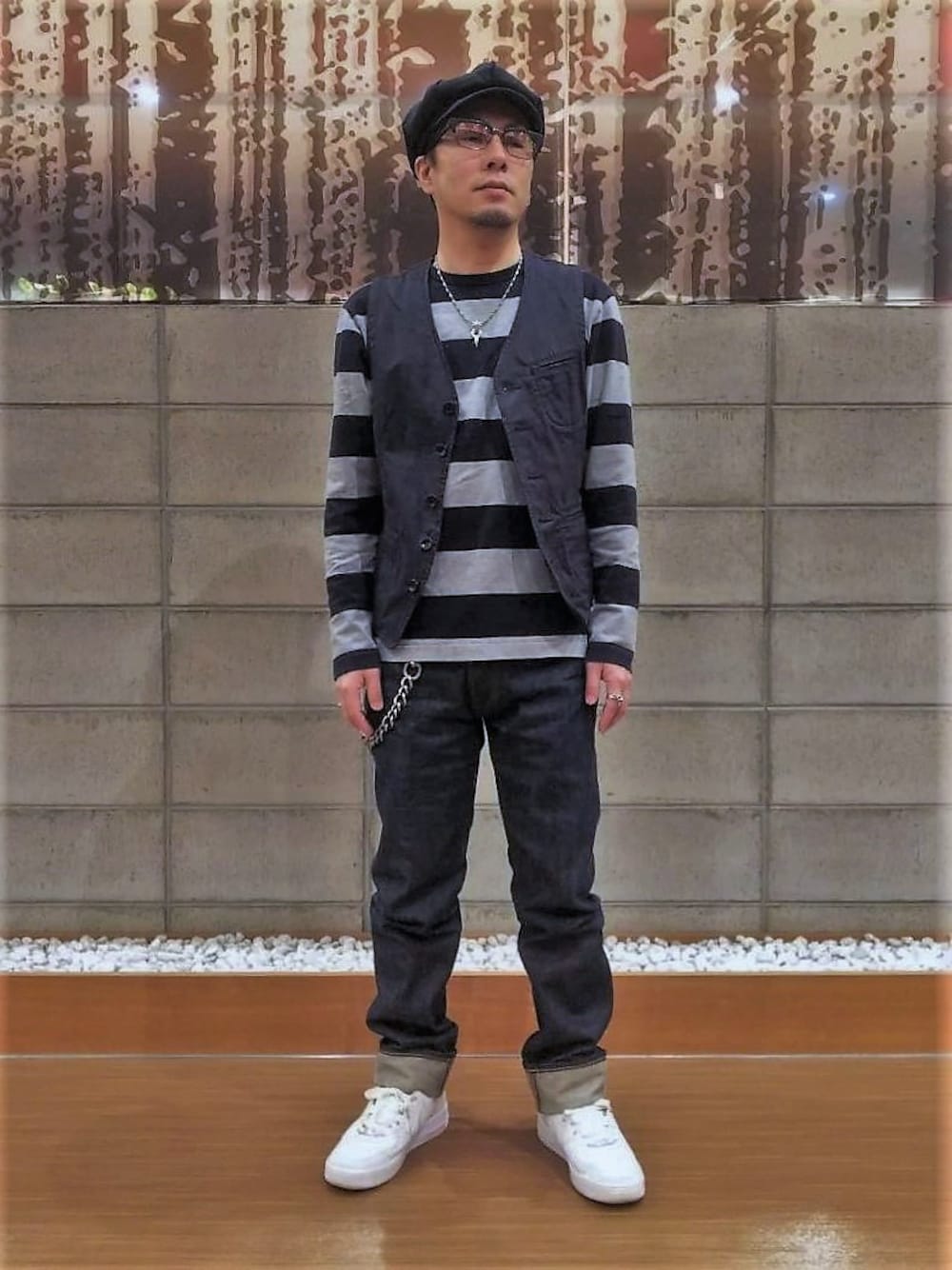 「札幌、古着MIX、ベスト×Tシャツ」｜「BGのBG コットンワークベスト（ベスト、ブラック系）」を使った、ゆっきぃさん（メンズ・161cm）の夏コーディネートの1枚目の写真