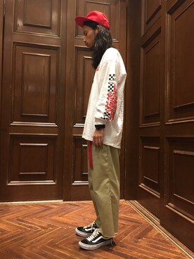 「袖プリント」｜「アイテム（腕時計）」を使った、窪田 孝之さん（メンズ・170cm）の秋コーディネート