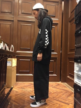 「BEN DAVIS（ベンデイビス）のアイテム（パンツ）」を使った、窪田 孝之さん（メンズ・170cm）の秋コーディネート