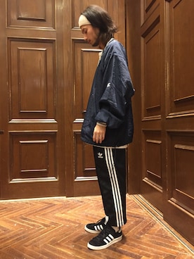 「アイテム（スニーカー）」を使った、窪田 孝之さん（メンズ・170cm）の冬コーディネート