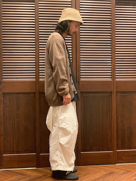 「アイテム（カーディガン/ボレロ）」を使った、窪田 孝之さん（メンズ・170cm）の秋コーディネート