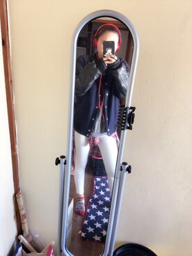 「アイテム（音楽/本・雑誌、レッド系）」を使った、t_mom87さん（レディース・165cm）の春コーディネート