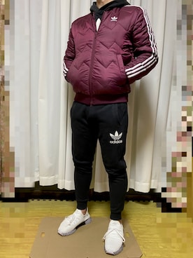 「アディダスパンツ」｜はちさん（メンズ・169cm）の冬コーディネート