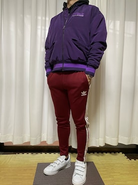 「アディダスパンツ」｜はちさん（メンズ・169cm）の春コーディネート