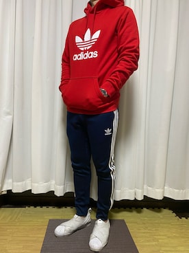 「アディダスパンツ」｜はちさん（メンズ・169cm）の春コーディネート