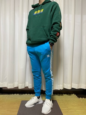 「アディダスパンツ」｜はちさん（メンズ・169cm）の春コーディネート
