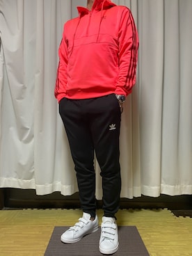 「アディダスパンツ」｜はちさん（メンズ・169cm）の春コーディネート