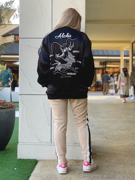 「AVIREX（アヴィレックス）のアイテム（スカジャン）」を使った、Reinaさん（レディース・155cm）の冬コーディネート