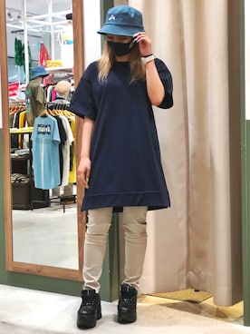 「AVIREX（アヴィレックス）のアイテム（チュニック）」を使った、Reinaさん（レディース・155cm）の春コーディネート