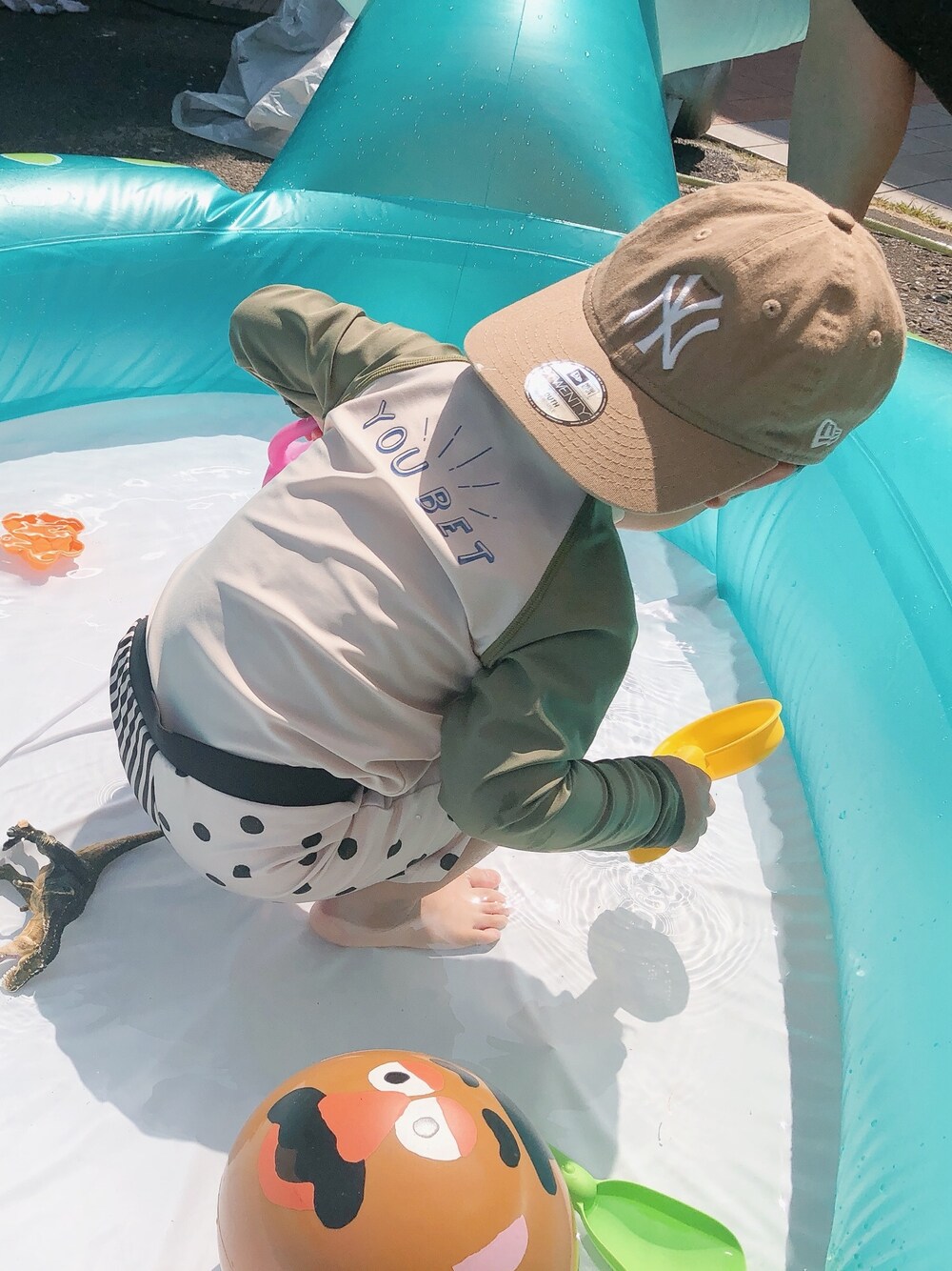 「スイムウェア、キッズ水着」｜「NEW ERAのNEWERA ニューエラ KIDS 9TWENTY ニューヨーク・ヤンキース（キャップ、ベージュ系）」を使った、erenさん（キッズ・80cm）の秋コーディネートの1枚目の写真