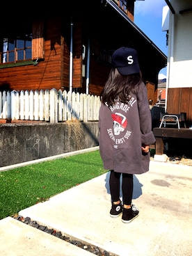 「AZUL by moussy（アズールバイマウジー）のアイテム（スウェット）」を使った、momoさん（キッズ・120cm）の冬コーディネート