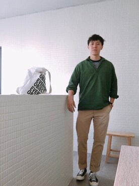「アイテム（クラッチバッグ、ホワイト系）」を使った、Chang Chih Huaさん（メンズ・180cm）の秋コーディネート