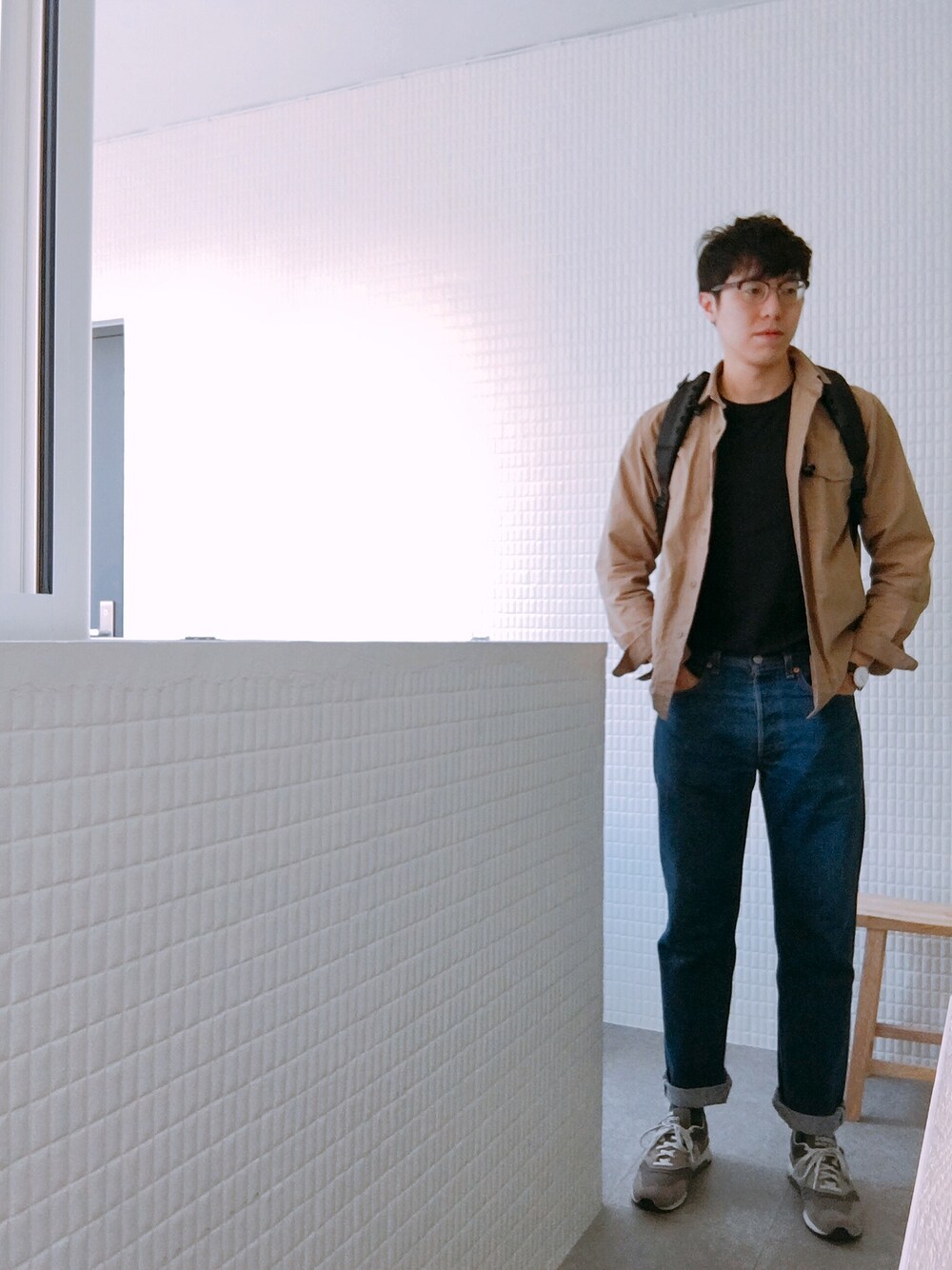 「無印良品、uu、UNIQLO、Levi's、LEVIS VINTAGE CLOTHING、levis 501、ＮＢ、M997」｜「無印良品のアイテム（シャツ/ブラウス、ブラウン系）」を使った、Chang Chih Huaさん（メンズ・180cm）の冬コーディネートの1枚目の写真