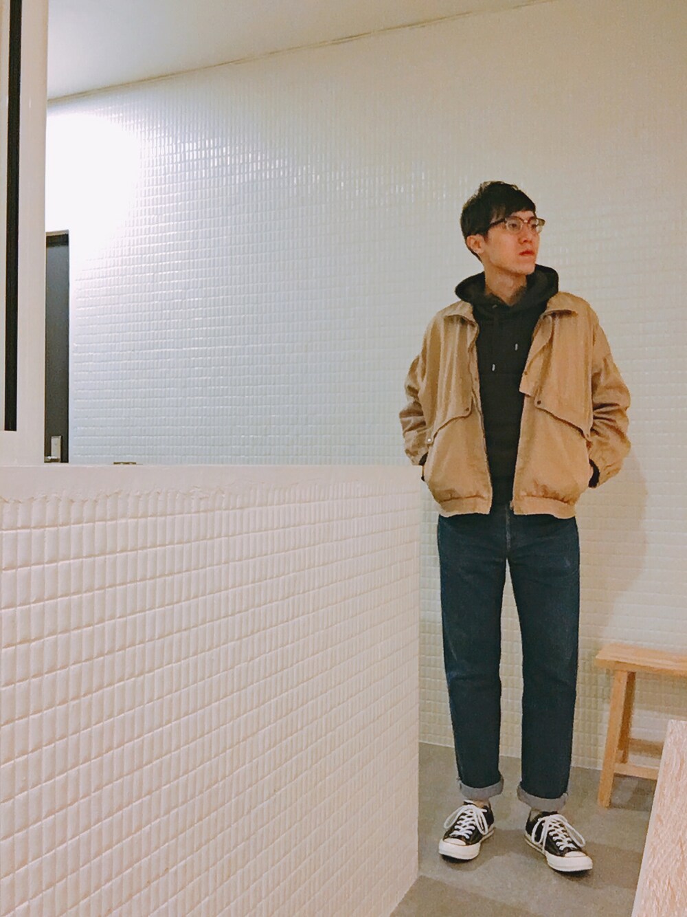 「vintage、UNIQLO、uu、Levi's、LEVIS VINTAGE CLOTHING、501、converse、CT70s」｜「VINTAGEのアイテム（ジャケット/アウター、ベージュ系）」を使った、Chang Chih Huaさん（メンズ・180cm）の冬コーディネートの1枚目の写真