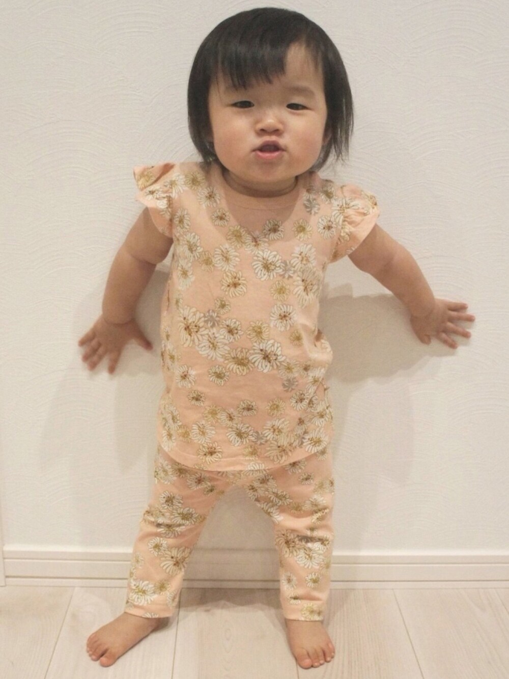 「パステル映える春、セットアップ、ノースリーブ、1歳、1歳6ヶ月、お塩、お塩のお服、春コーデ、夏コーデ、キッズコーデ」｜「UNIQLOのアイテム（トップス、ピンク系）」を使った、お塩さん（キッズ・80cm）の春コーディネートの1枚目の写真