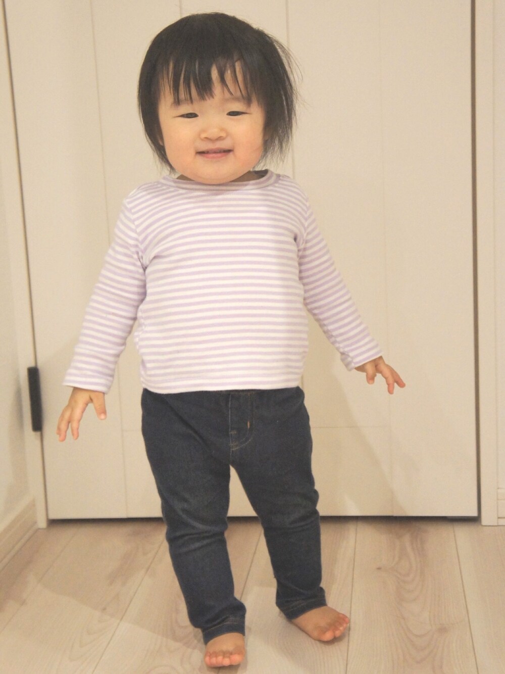 「ロンT、デニム、ラフ、プチプラ、保育園、保育園コーデ、1歳、１歳８ヶ月、お塩、お塩のお服」｜「西松屋のアイテム（デニムパンツ、ブルー系）」を使った、お塩さん（キッズ・80cm）の春コーディネートの1枚目の写真