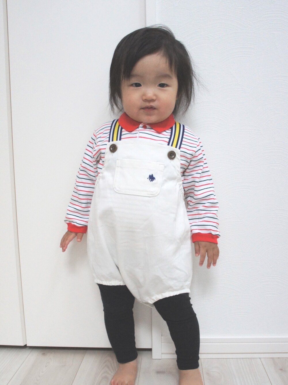 「これが私をアゲる服、休日スタイル、白パンツ、プチプラ、こどもコーデ、おしゃれさんと繋がりたい、おんなのこ、1歳、お塩、お塩のお服」｜「母のおさがり♡のアイテム（シャツ/ブラウス、レッド系）」を使った、お塩さん（キッズ・80cm）の春コーディネートの1枚目の写真