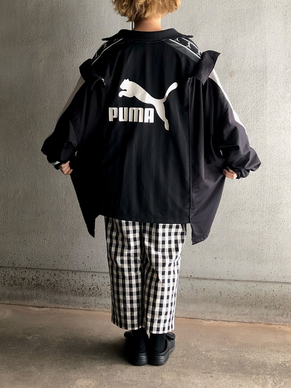 「アクロンリメイク✂️、リメイク、古着リメイク、ジャージ、リメイクジャージ、PUMA、プーマ、モノトーン、ビッグシルエット」｜「アクロンリメイク✂️のアイテム（ジャージ、ブラック系）」を使った、アクロン🚛🎶さん（レディース・164cm）の春コーディネートの1枚目の写真