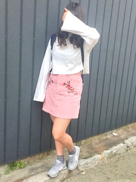 デニムスカート ピンク系 を使った 秋コーデ の人気ファッションコーディネート Wear