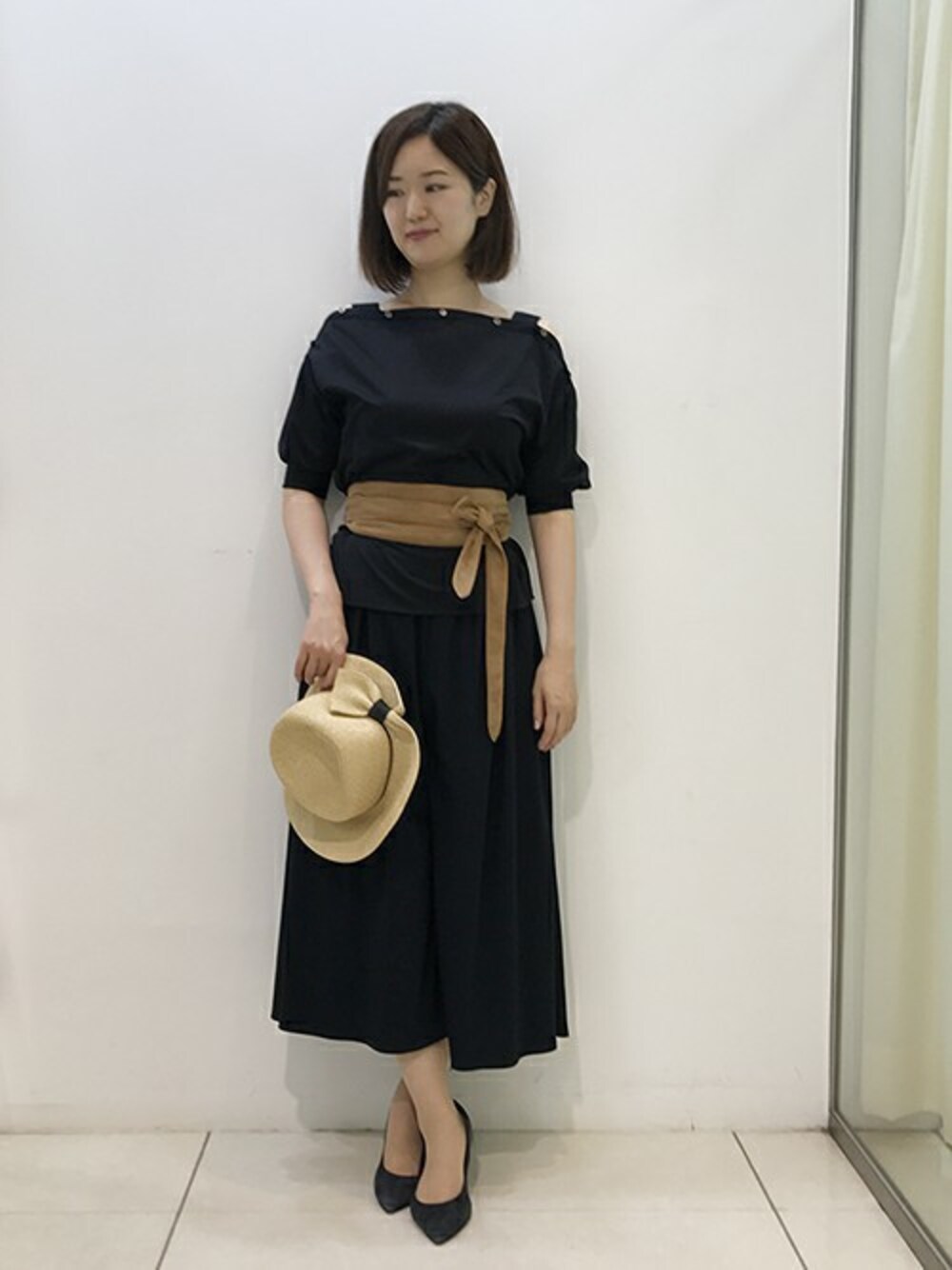 「ワントーンコーデ、ネイビー、ガウチョパンツ、オフショルダー、肩出し、サッシュベルト」｜「UNTITLEDの〔洗える〕ストライプカミーチェ2WAYトップス（Tシャツ/カットソー、ブルー系）」を使った、UNTITLEDさん（レディース・168cm）の夏コーディネートの1枚目の写真