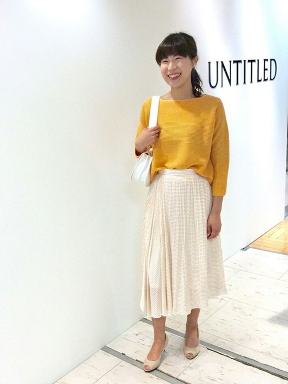 「ニット、スカート、イエロー、ストライプ、ミモレ丈」｜「UNTITLEDのホールガーメント(R)ガーターコットンニット（ニット/セーター、イエロー系）」を使った、UNTITLEDさん（レディース・163cm）の冬コーディネートの1枚目の写真