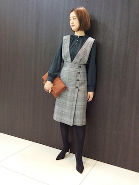 「UNTITLED（アンタイトル）のアイテム（ジャンパースカート）」を使った、UNTITLEDさん（レディース・168cm）の秋コーディネート