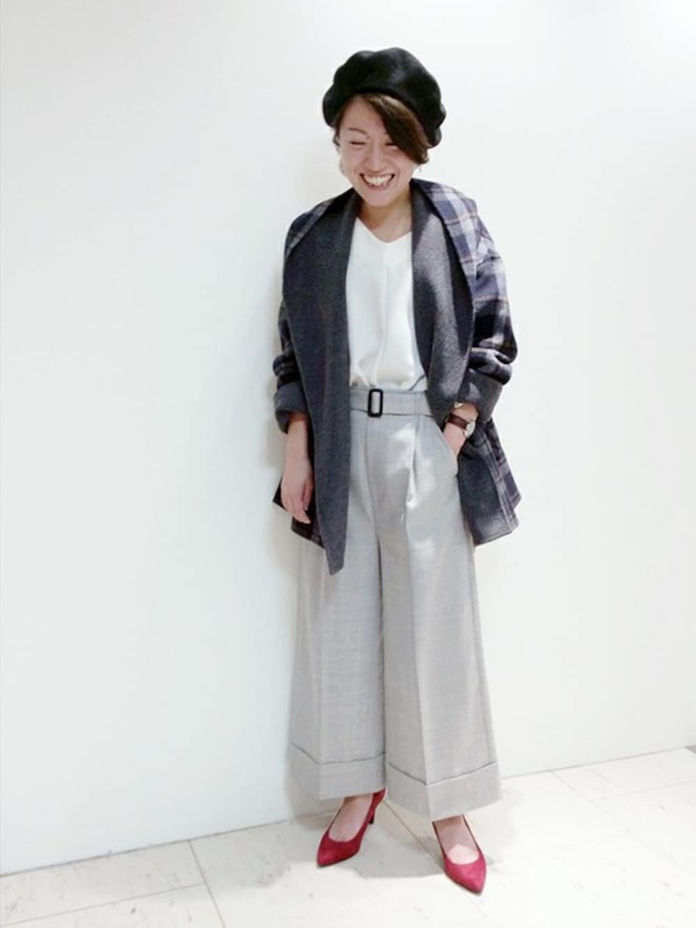 「チェック、ベレー帽、ワイドパンツ、コーディガン」｜「UNTITLEDのフェルト　ライトジャケット（スーツジャケット、ブルー系）」を使った、UNTITLEDさん（レディース・151cm）の秋コーディネートの1枚目の写真