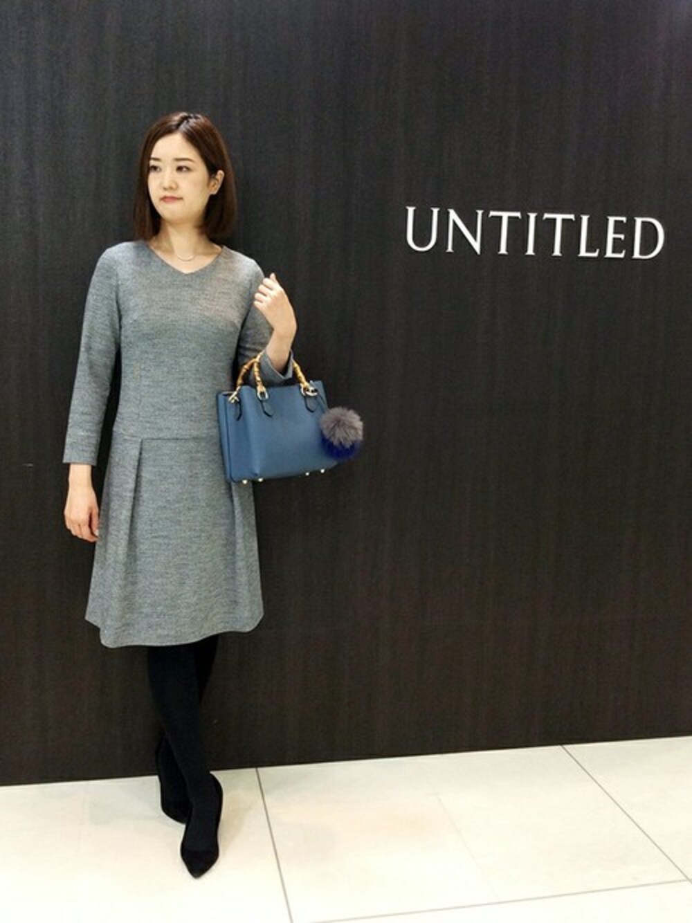 「ワンピース、ファー小物、お出掛け、年末年始」｜「UNTITLEDのウールジャージ千鳥柄ワンピース（ワンピース、ホワイト系）」を使った、UNTITLEDさん（レディース・168cm）の秋コーディネートの1枚目の写真