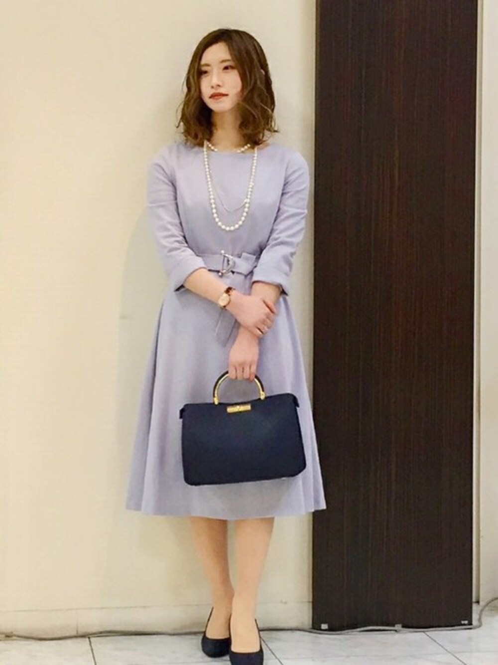 「ワンピース、ブルー、ウエストマーク、セレモニー、通勤コーデ、お出掛け」｜「UNTITLEDの【洗える】ベルテッドポンチワンピース（ワンピース、ブルー系）」を使った、UNTITLEDさん（レディース・155cm）の冬コーディネートの1枚目の写真
