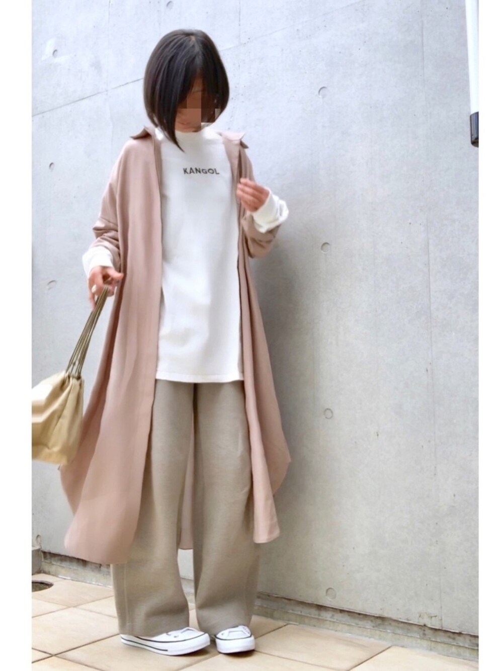 「ラフ、シャツワンピ、バックシフォン、シャツワンピ着回し、シャツワンピを羽織る、ワイドフィットカーブジャージーパンツ、着回しコーデ、ベージュコーデ、消えませんよ。、カンゴール」｜「SUGAR BISKETのバックシフォンシャツ（ワンピース、ベージュ系）」を使った、なな☺︎さん（レディース・155cm）の秋コーディネートの1枚目の写真