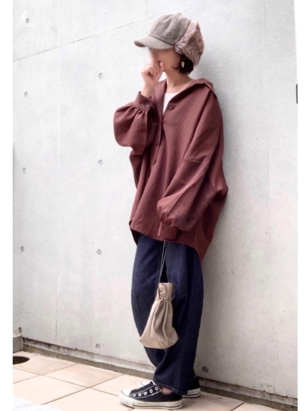「リンクコーデ、シャツコーデ、ゆるコーデ、カーブパンツ、フライトキャップ、秋のコーデ、低身長、ブラウン」｜「coca（coca）のバルーンスリーブビッグシルエットシャツ（シャツ/ブラウス、ブラウン系）」を使った、なな☺︎さん（レディース・155cm）の秋コーディネートの1枚目の写真
