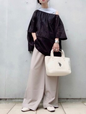 「GOLDY（ゴールディ）のニュアンス カーブ アシンメトリー イヤリング（イヤリング）」を使った、なな☺︎さん（レディース・155cm）の春コーディネート