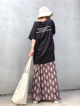 「バックロゴ」｜「アイテム（トートバッグ）」を使った、なな☺︎さん（レディース・155cm）の秋コーディネート