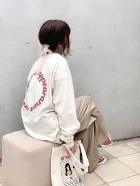 「バックロゴ」｜「アイテム（チノパンツ）」を使った、なな☺︎さん（レディース・155cm）の秋コーディネート