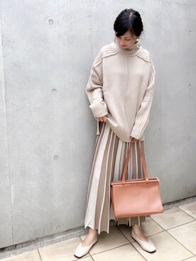 「GOLDY（ゴールディ）のニュアンス カーブ アシンメトリー イヤリング（イヤリング）」を使った、なな☺︎さん（レディース・155cm）の秋コーディネート