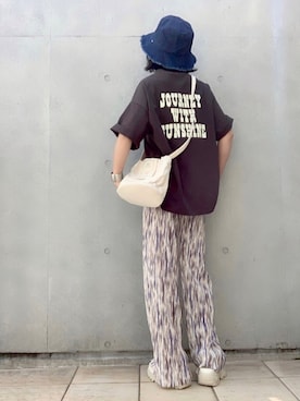 「バックロゴ」｜「アイテム（アクセサリー）」を使った、なな☺︎さん（レディース・155cm）の春コーディネート