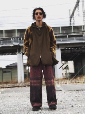 「BASISBROEK（バシスブルック）のアイテム（スラックス）」を使った、長谷川丈さん（メンズ・175cm）の春コーディネート