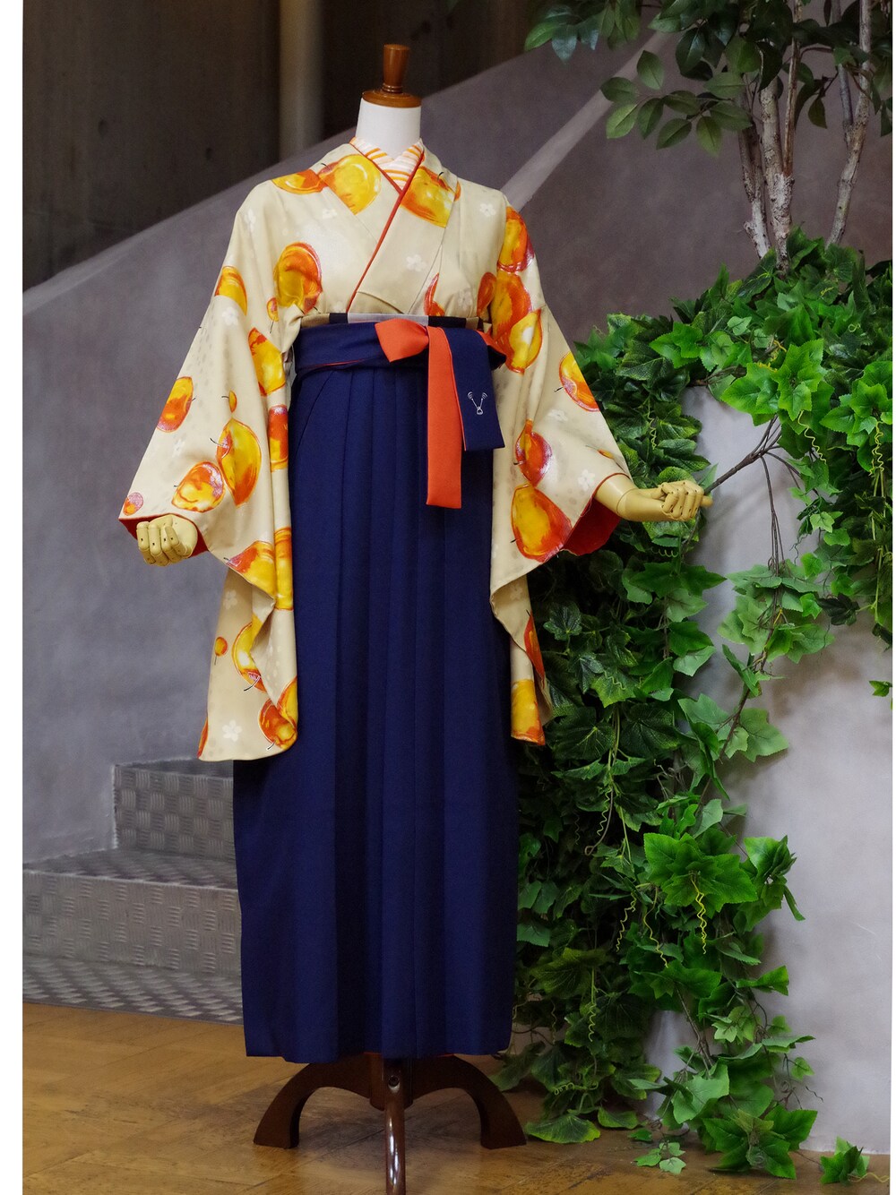 キモノグラースさんの「モダンアンテナ　二尺袖着物　袴用」を使ったコーディネート
