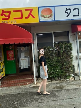「うしろ姿」｜「アイテム（サンダル）」を使った、じゅりさん（レディース・169cm）の秋コーディネート