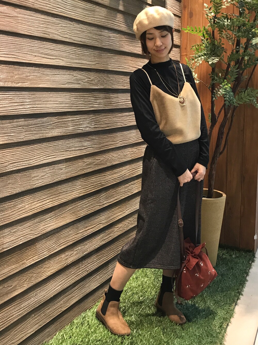 「秋コーデ、プチプラコーデ、ママコーデ、大人ガーリー、ファー、シューラルー、プチプラ、ふわふわ、食べ過ぎ、アラサー」｜「DRESKIPのアイテム（ハンチング/ベレー帽、ベージュ系）」を使った、hassssyさん（レディース・168cm）の秋コーディネートの1枚目の写真