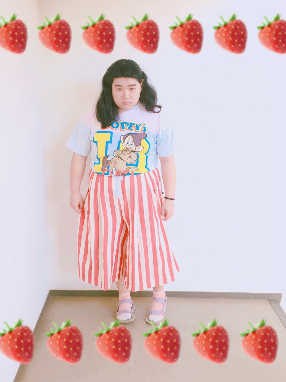 「summer、原宿、XLARGE」｜「wooplanetのアイテム（その他パンツ、レッド系）」を使った、Lilyco Pinkさん（キッズ・163cm）の春コーディネートの1枚目の写真