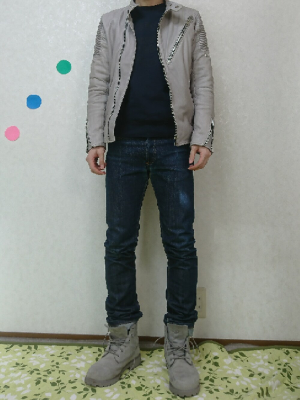 「Diesel、A.P.C.、ティンバーランド、トレーナー、ライダース、ブーツ、グレー、デニム」｜「DIESELのアイテム（ライダースジャケット、グレー系）」を使った、隼太さん（メンズ・166cm）の秋コーディネートの1枚目の写真