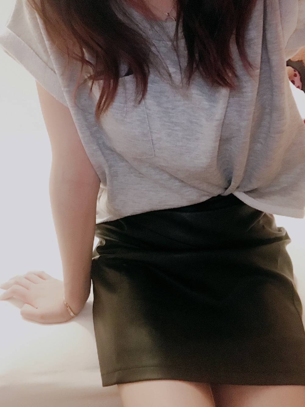 「秋のコーデ、ootd」｜「Bershkaのアイテム（Tシャツ/カットソー、グレー系）」を使った、もかさん（レディース・162cm）の秋コーディネートの1枚目の写真