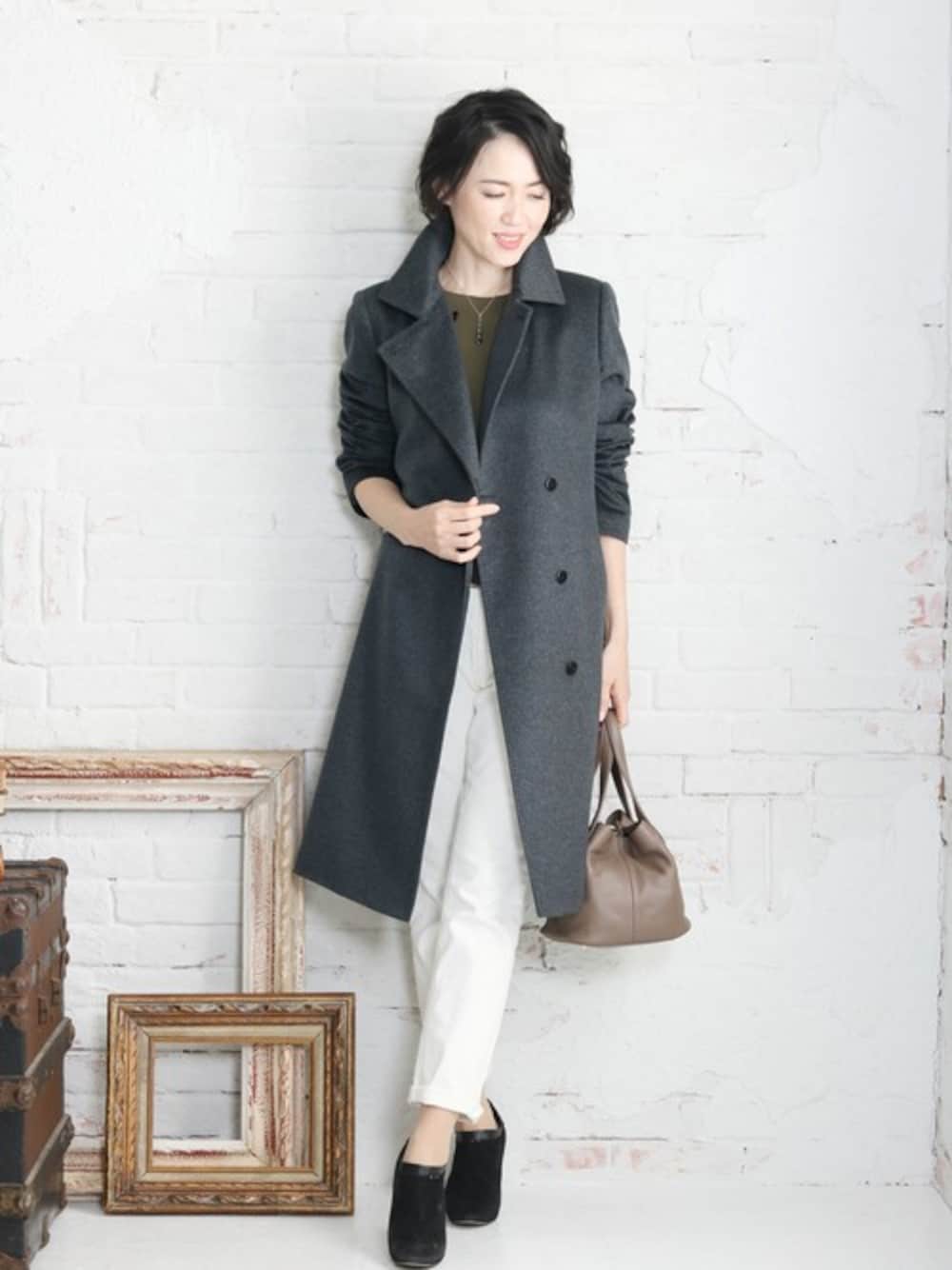 「冬コーデ、カシミヤコート、フォーマル、キレイめ、上品、女子会、ママコーデ、40代ファッション」｜「sankyo shokaiのカシミヤコート ベルト付き（その他アウター、グレー系）」を使った、sankyoshokaiさん（レディース・160cm）の冬コーディネートの1枚目の写真